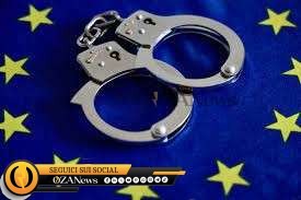 🚨 **Vacanza da incubo a Torre Pali**

Un 34enne di Casarano ha cercato di sfuggire a un mandato d'arresto europeo nascondendosi in una struttura turistica. Ma la sua fuga è stata breve.

Gli agenti del Commissariato di Taurisano lo hanno scoperto mentre tentava di fuggire dalla finestra. Un gesto che lo ha tradito.

L'uomo era ricercato dalla Germania per **truffa, guida senza patente e falsificazione di documenti**. Una volta identificato, è stato arrestato e trasferito presso la Casa Circondariale di Borgo San Nicola a Lecce in attesa dell'estradizione.

Nessun nascondiglio è abbastanza sicuro quando la giustizia è sulle tue tracce. 🚔

.
.
.
.
.
.
.
.
.
.

#TorrePali #Lecce #Cronaca #Polizia #Casarano #ArrestoEuropeo #Giustizia #ForzaDellOrdineLegge #CronacaNera #NewsLecce #SalentoBlog #PoliziaPostale #MandatodiArresto #Italia #Salento #CronacaLocale #SicurezzaPublica #ViralNews #LeccePuglia #StorieVere