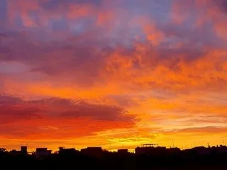☔ Un caro saluto agli amici di Ozanews!
Meteo 15 ottobre 2025: cielo molto nuvoloso, pioggia leggera (2.27mm), temperature miti (13.7–20.4°C), umidità 51%. Porta con te l’ombrello!
Curiosità: il 15/10/1928 il dirigibile Italia, con Umberto Nobile, tornava a Roma dopo il Polo Nord.
Foto stupende di Rosina Preite — scopri Torre San Giovanni!
#Ozanews #Ugento #TorreSanGiovanni #almanacco #meteo #autunno #curiosità #pioggia
(Immagini e maggiori dettagli su Ozanews.it)
https://ozanews.it/