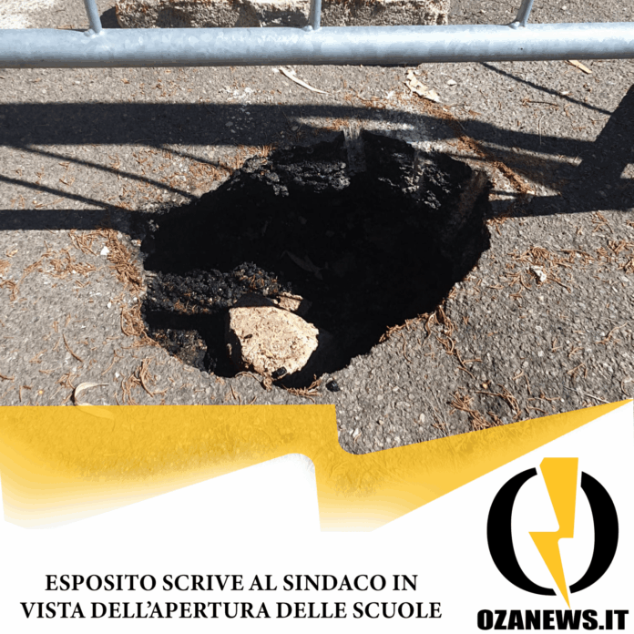 Il consigliere di minoranza Tiziano Esposito ha presentato due richieste distinte, indirizzate a sindaco e dirigenti del Comune di Ugento, per scongiurare i prevedibili disagi dovuti all'inizio dell'anno scolastico con via Montale che rimane chiusa e impraticabile da ormai un mese.