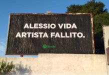 Lo strano cartellone apparso a Ugento: ma chi è Alessio Vida?