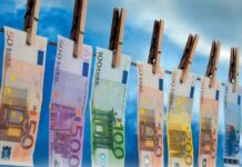 L’economia dei bandi: un gioco per pochi che diverte solo chi partecipa L'economia dei bandi un gioco per pochi che diverte solo chi partecipa