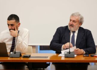 Centro di competenza regionale per l’IA, il presidente Emiliano e l’assessore Delli Noci al primo incontro del Comitato Tecnico