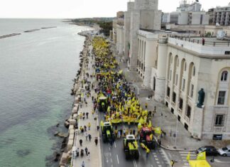 Coldiretti guida la protesta a Bari: migliaia di agricoltori in piazza