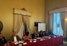 Lecce unita per i giovani: protocollo contro dispersione scolastica e devianza Lecce unita per i giovani: firmato il protocollo interistituzionale contro dispersione scolastica e devianza