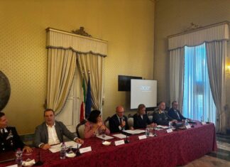 Lecce unita per i giovani: protocollo contro dispersione scolastica e devianza Lecce unita per i giovani: firmato il protocollo interistituzionale contro dispersione scolastica e devianza