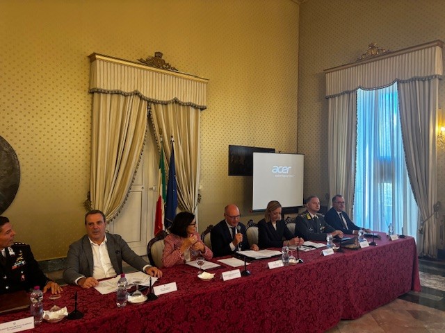 Lecce unita per i giovani: firmato il protocollo interistituzionale contro dispersione scolastica e devianza