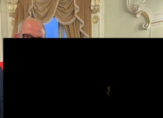 Cittadinanza onoraria a Vincenzo Cazzato a Lecce Cittadinanza onoraria a Vincenzo Cazzato a Lecce