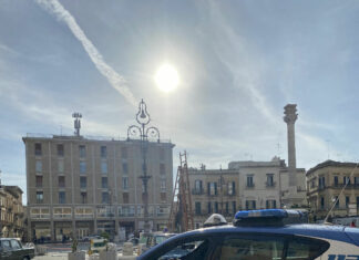 Controlli Questura nel Salento: arresti e Daspo Maxi controlli della Questura di Lecce nel Salento: arresti per droga, Daspo e fogli di via. Misure per la sicurezza nel Basso Salento.