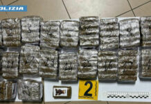 Maxi sequestro di hashish nel Leccese: due arresti Maxi sequestro hashish Lecce