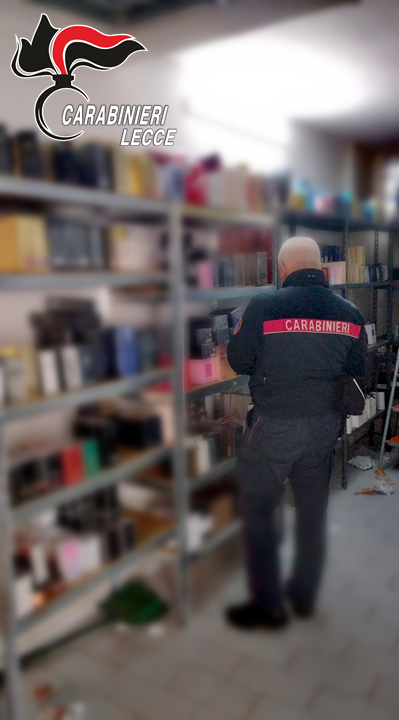 Maxi operazione dei Carabinieri nel Salento: sequestri di droga, alimenti e merce contraffatta. Un arresto e sanzioni per 5000 euro.