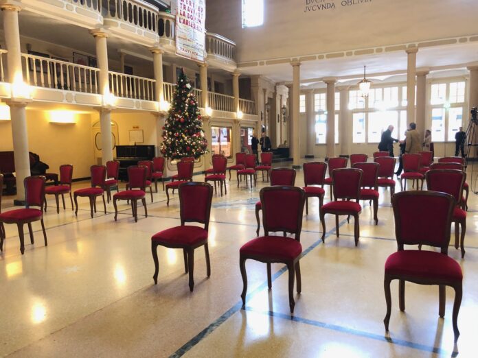 “Ouverture” per conoscere meglio Aida oggi nel foyer del Politeama “Ouverture” per conoscere meglio Aida oggi nel foyer del Politeama