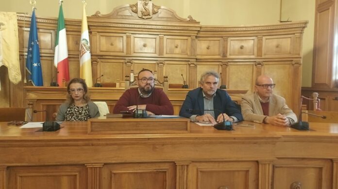 Servizi di Trasporto Pubblico Locale scolastico: oggi l’incontro tecnico in Provincia Servizi di Trasporto Pubblico Locale scolastico: oggi l’incontro tecnico in Provincia