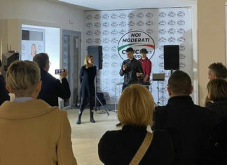 Francesca Ozza incontra i giovani elettori a Ugento Ozza incontra giovani elettori a Ugento