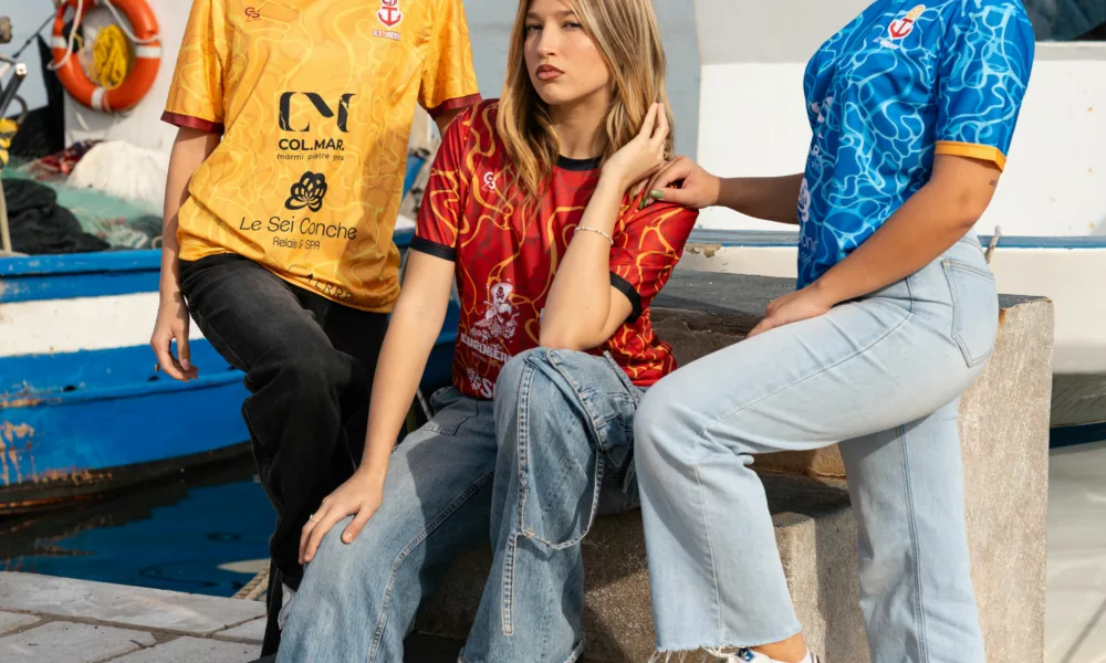 Presentate le nuove maglie del GS Ugento volley, ispirate al mare e ai colori di Ugento. Un omaggio al Salento per la serie D.