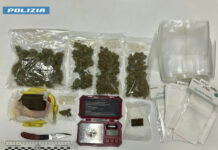 Arresto per droga a Nardò Nardò: 29enne arrestato per detenzione di marijuana e hashish durante un controllo della polizia nel centro cittadino.