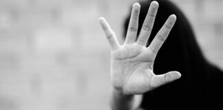 Violenza domestica: arresto a Lecce Arrestato a Lecce per maltrattamenti e tentato strangolamento.