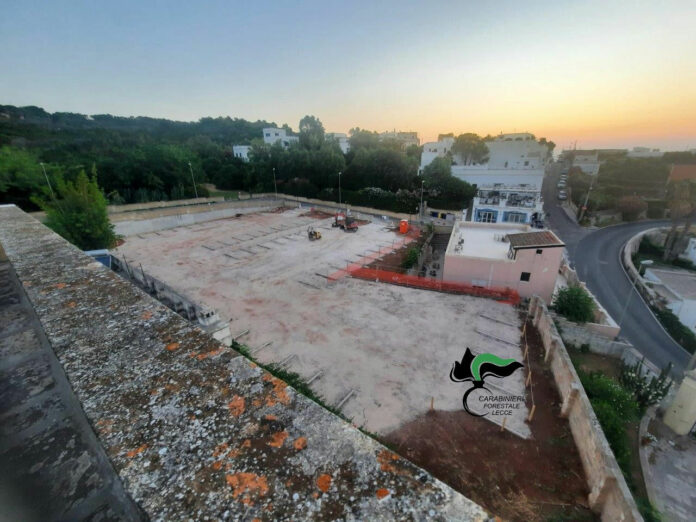 Tricase: Abusi al Porto