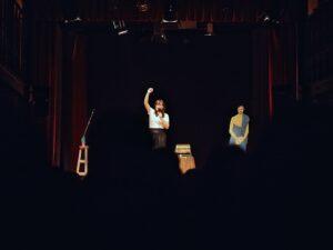 Chiara Renzi in scena con Lotteria degli stereotipi al Nasca Il Teatro di Lecce