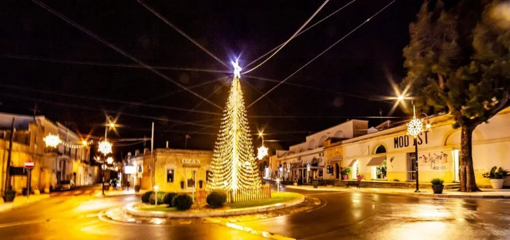 Immagine 2: Luminarie di Natale: spese e dettagli - Ugento