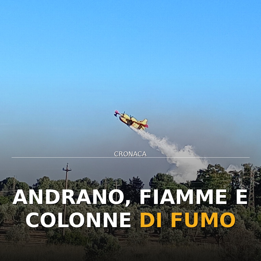 Andrano, fiamme e colonne di fumo