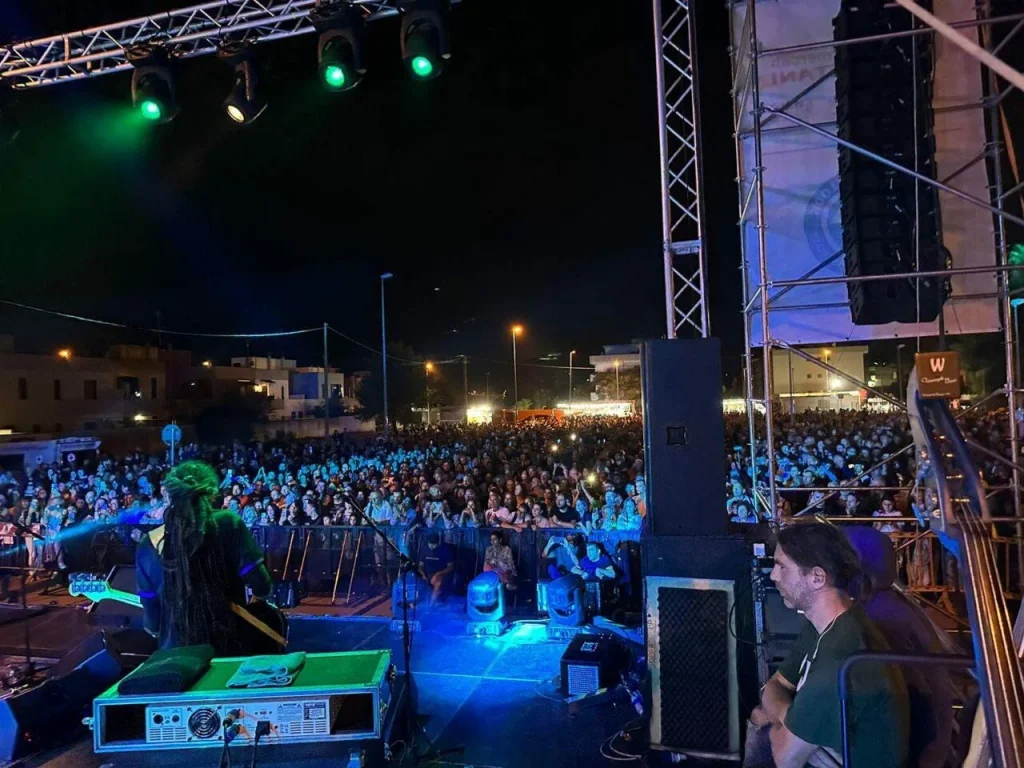 Immagine 1: Noemi in concerto a Ugento: un evento imperdibile per celebrare i Santi Medici - Ugento