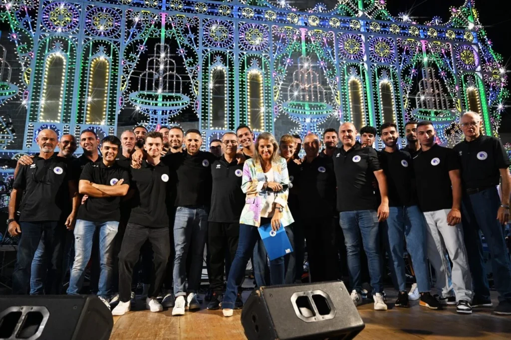 Immagine 1: Presentate le squadre di calcio e pallavolo a Ugento - Ugento
