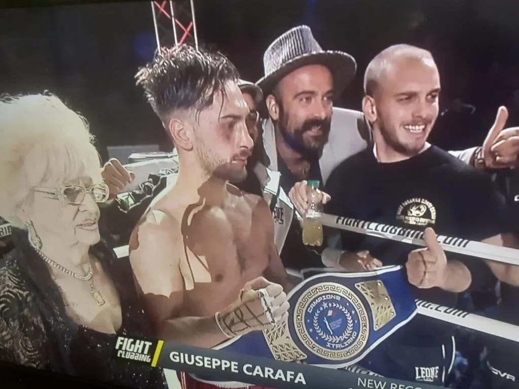 Giuseppe Carafa è campione italiano dei pesi leggeri di pugilato