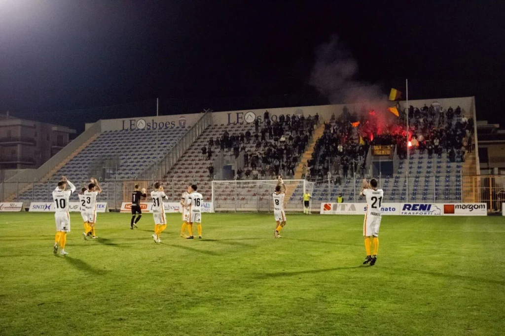 Immagine 1: Francavilla a Ugento nella prima giornata a &ldquo;stadio aperto&rdquo; - Casarano