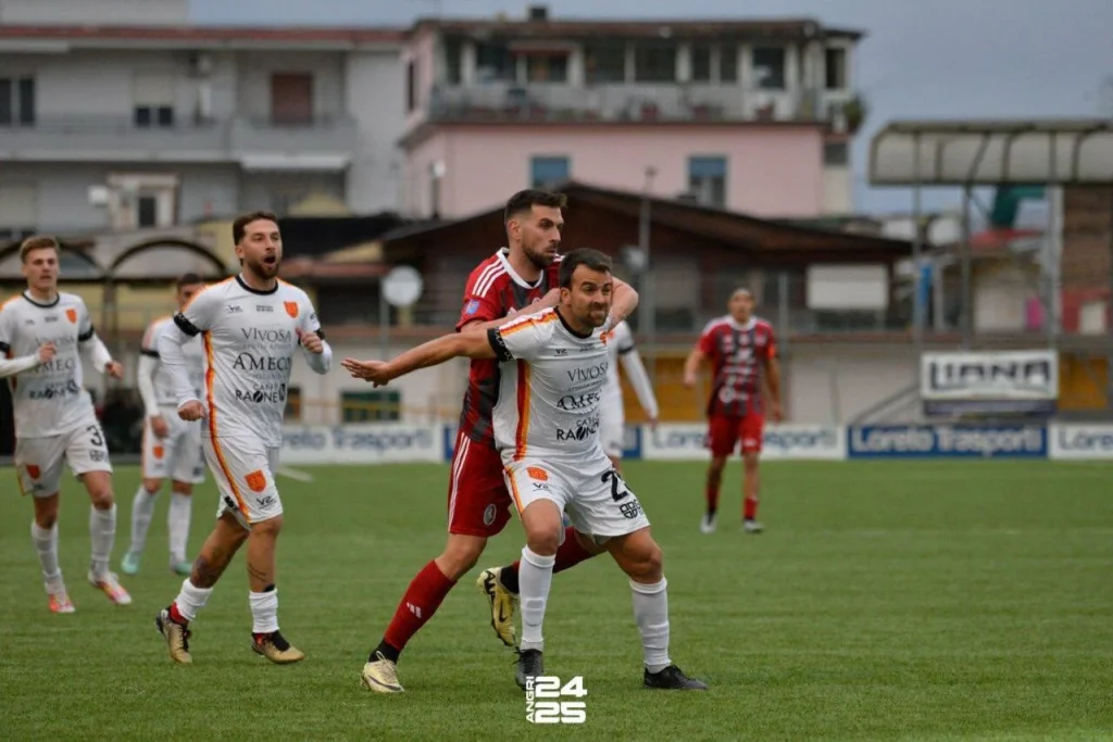 Immagine 2: Ugento Calcio: vittoria cruciale in trasferta 2-1 - Ugento