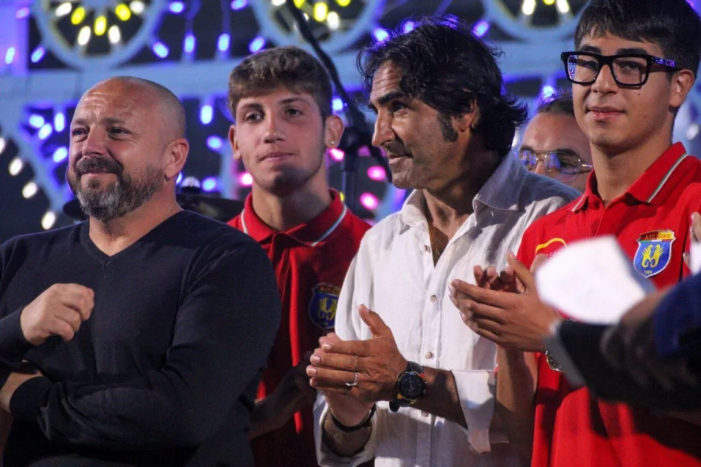 Immagine 6: Presentate le squadre di calcio e pallavolo a Ugento - Ugento