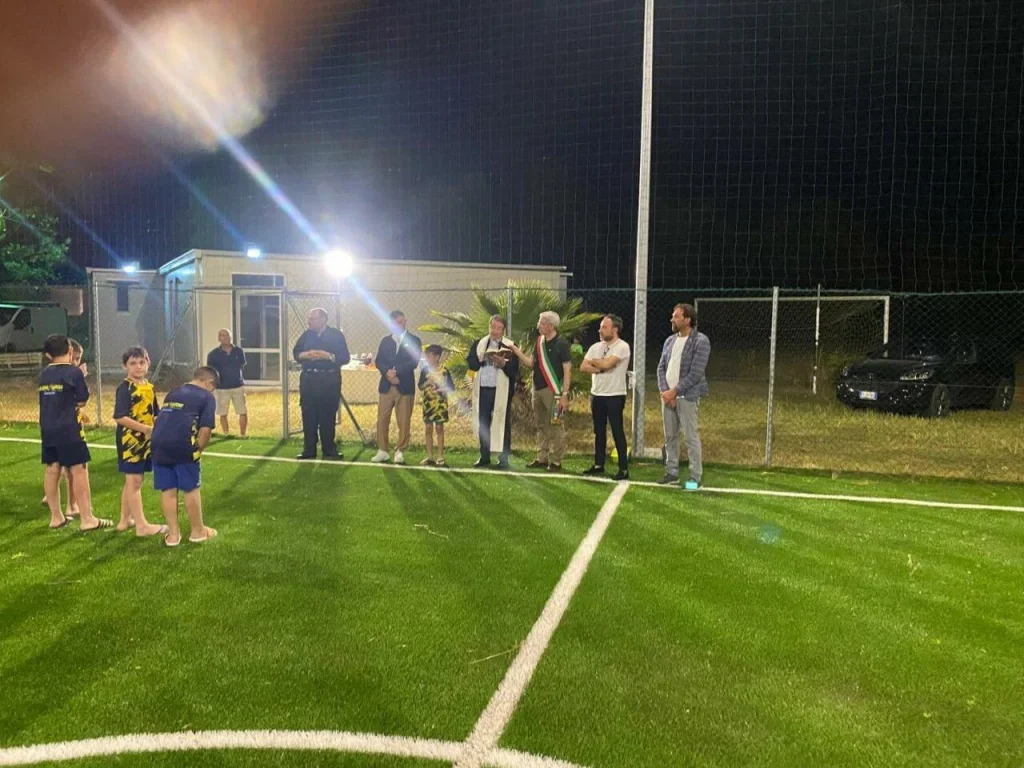 Immagine 1: L’effetto Wish colpisce ancora: inaugurato un campetto impraticabile - Puglia