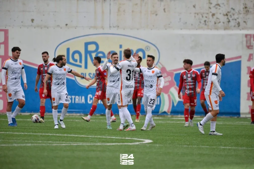 Immagine 3: Ugento Calcio: vittoria cruciale in trasferta 2-1 - Ugento
