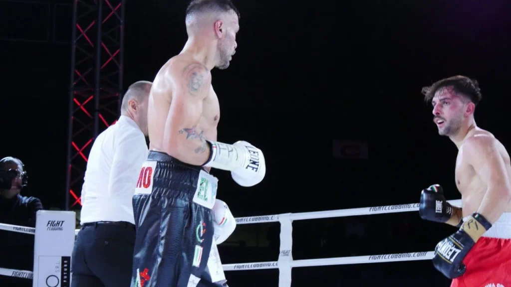 Giuseppe Carafa è campione italiano dei pesi leggeri di pugilato
