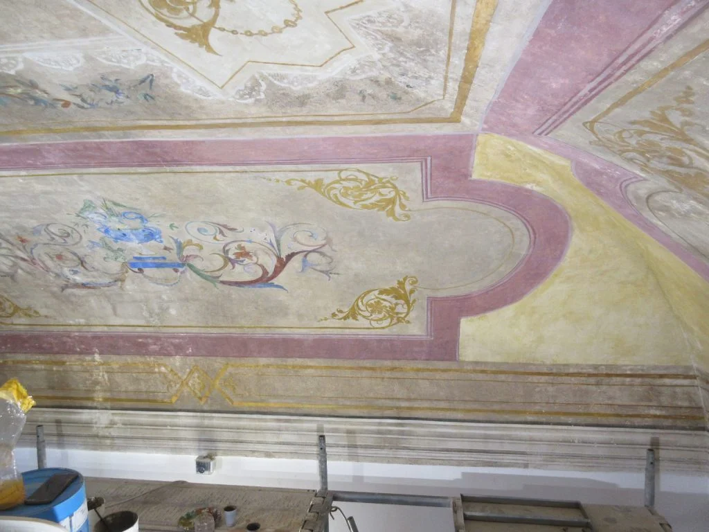 Community library: restauro e manutenzione della biblioteca.