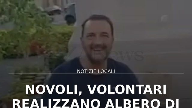 Novoli, volontari realizzano albero di Natale all’uncinetto per il 2026