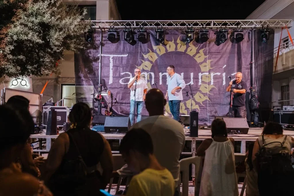Dettaglio 7: Alliste, successo per la "Festa in Terra Allisti 2026": musica e arte incantano la piazza