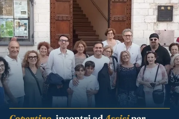 Copertino, incontri ad Assisi per Patto di Amicizia: scultura di San Giuseppe in dono