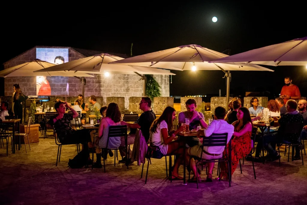 Dettaglio 1: Corigliano d'Otranto, Nuvole Sonore si chiude con Marco Erroi e Those Funky Guys