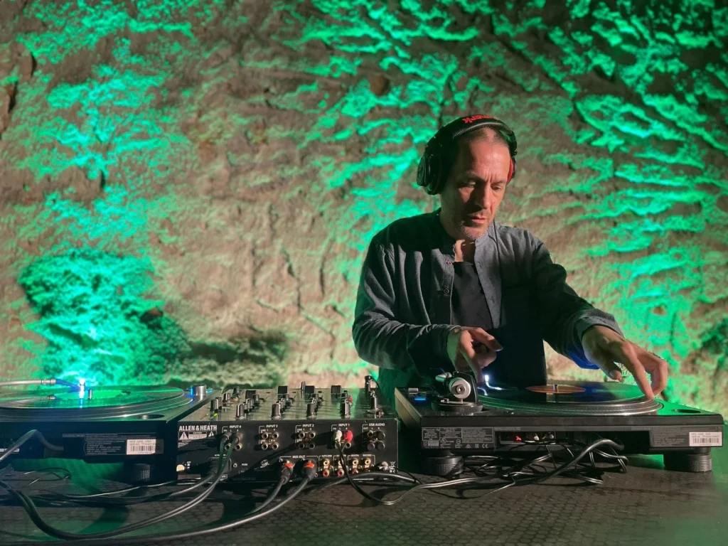 Dettaglio 2: Corigliano d'Otranto, Nuvole Sonore si chiude con Marco Erroi e Those Funky Guys