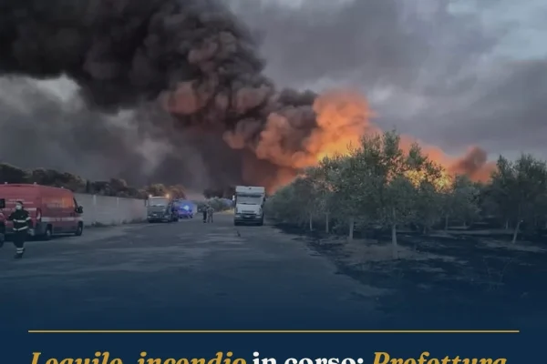 Lequile, incendio in corso: Prefettura coordina soccorsi e monitoraggio aria
