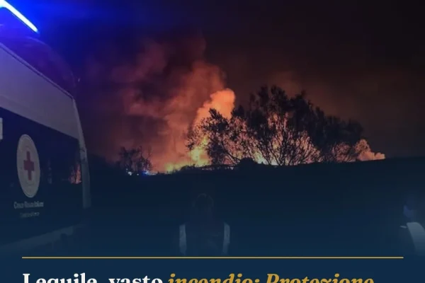 Lequile, vasto incendio: Protezione Civile e CRI Lecce in supporto ai Vigili del Fuoco