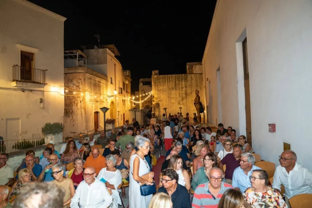 Dettaglio 4: Matino, successo per il concerto "Tanguedia" al Palazzo Marchesale