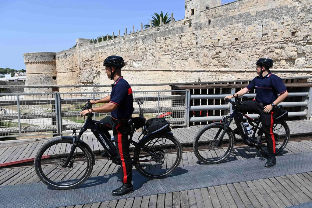 Dettaglio 3: Salento, Carabinieri intensificano controlli estivi: arresti e sanzioni nel Magliese
