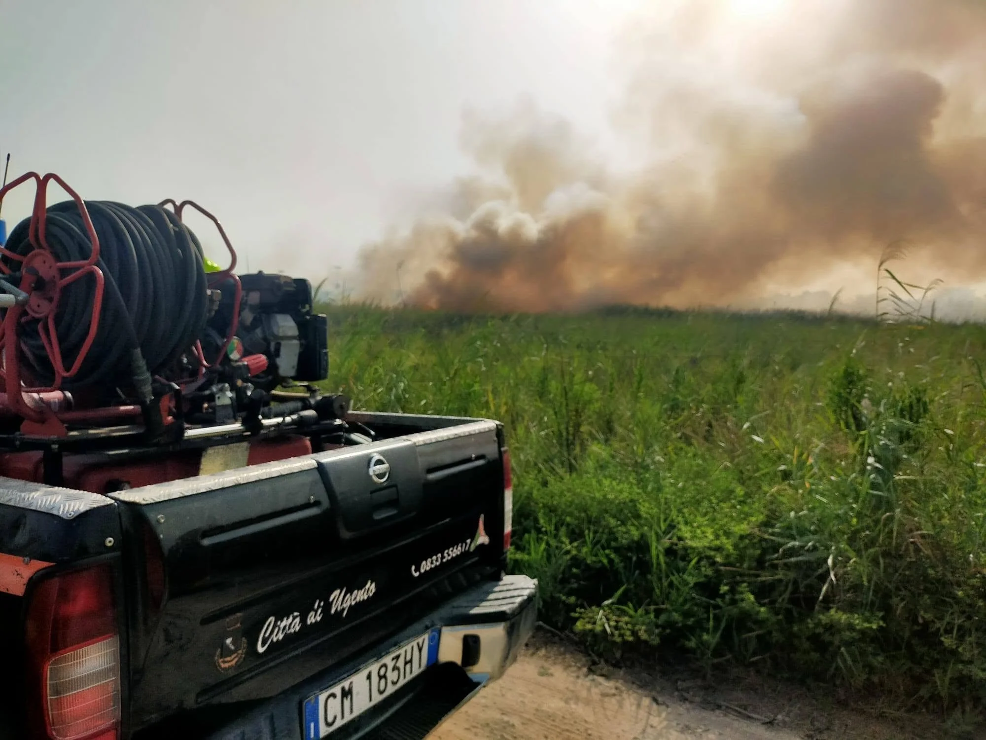 Foto: Ugento, incendio in zona Fontanelle: le immagini della protezione civile