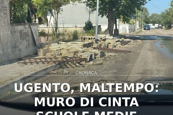 Ugento, maltempo: muro di cinta scuole medie divelto dal vento
