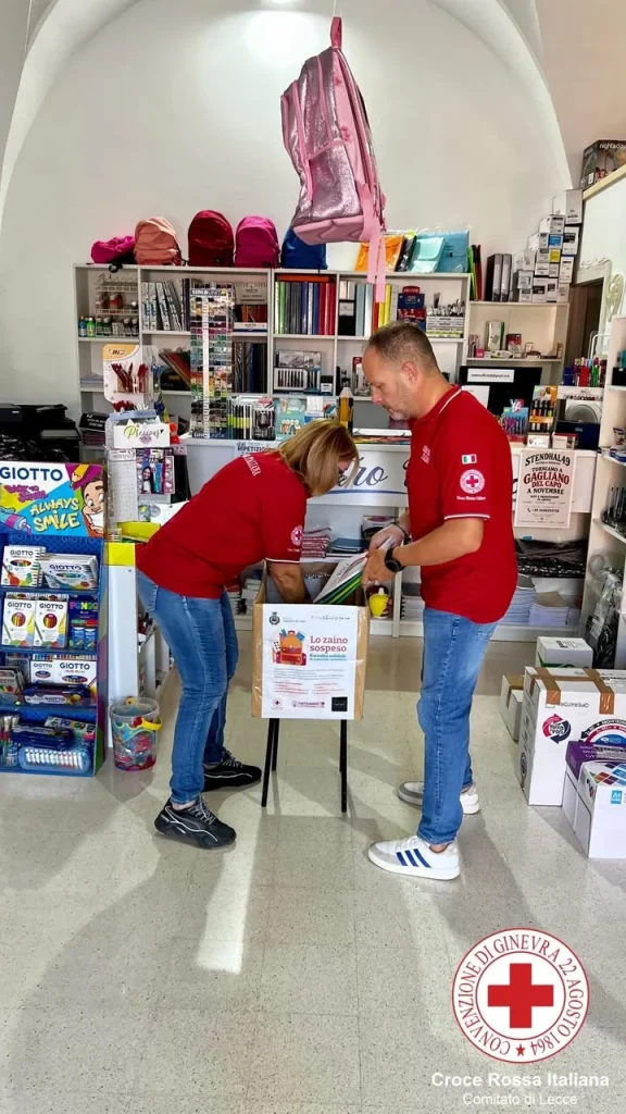 Dettaglio 4: Gagliano del Capo, successo per lo "Zaino SOSpeso": consegnato il materiale scolastico