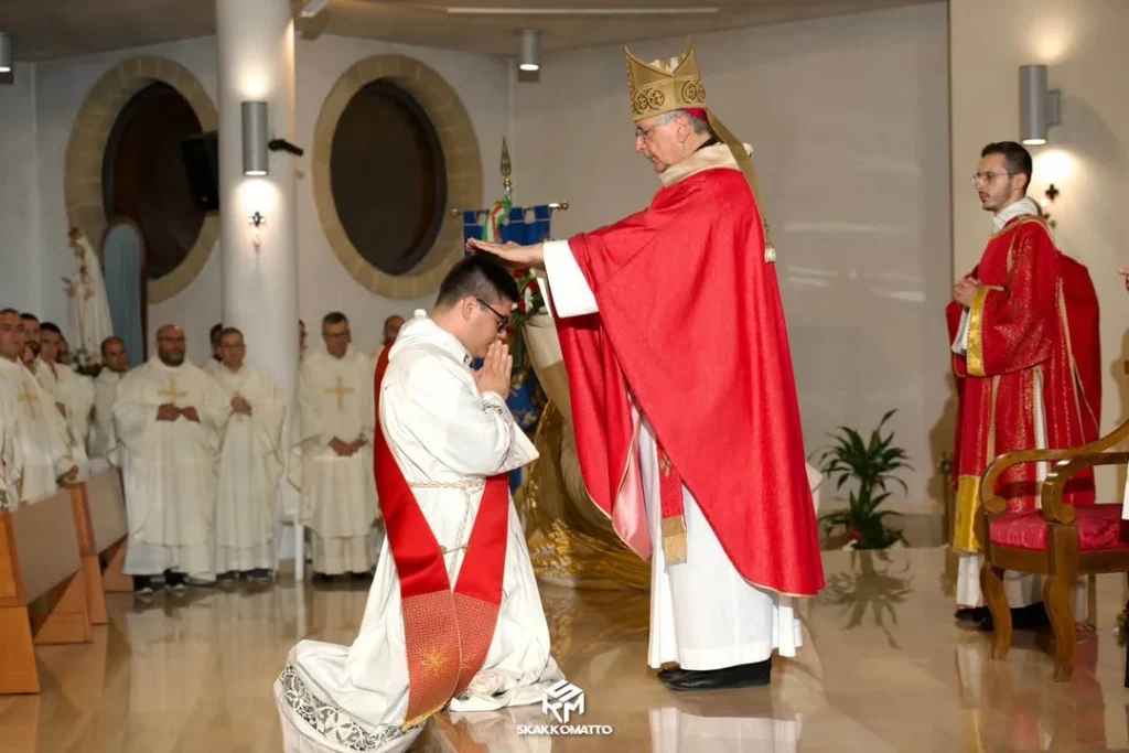 Dettaglio 2: Galatone, Don Giovanni Specchia ordinato presbitero per la comunit&agrave;