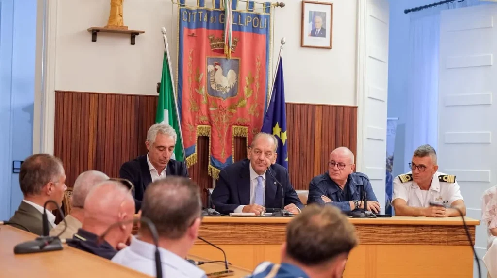 Dettaglio 3: Gallipoli, Sottosegretario La Pietra incontra marineria per comparto pesca