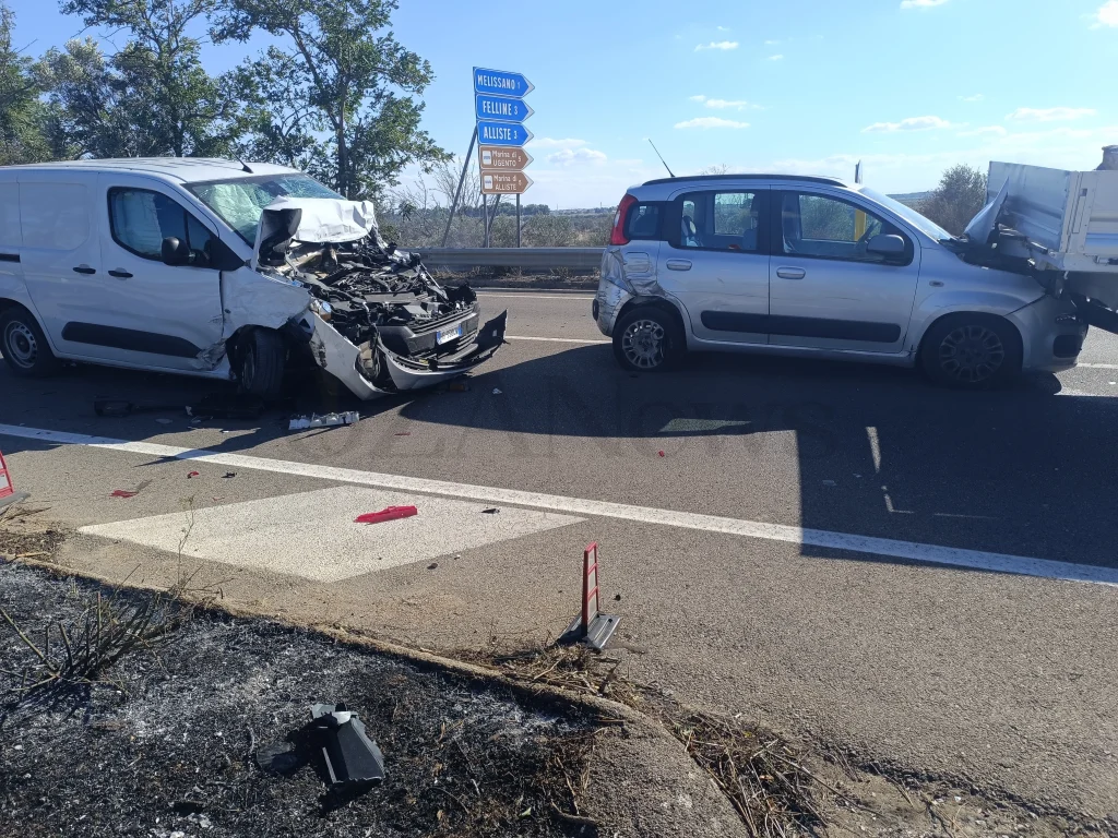 Dettaglio 3: Incidente sulla SS274, sette veicoli coinvolti a Felline: feriti e caos