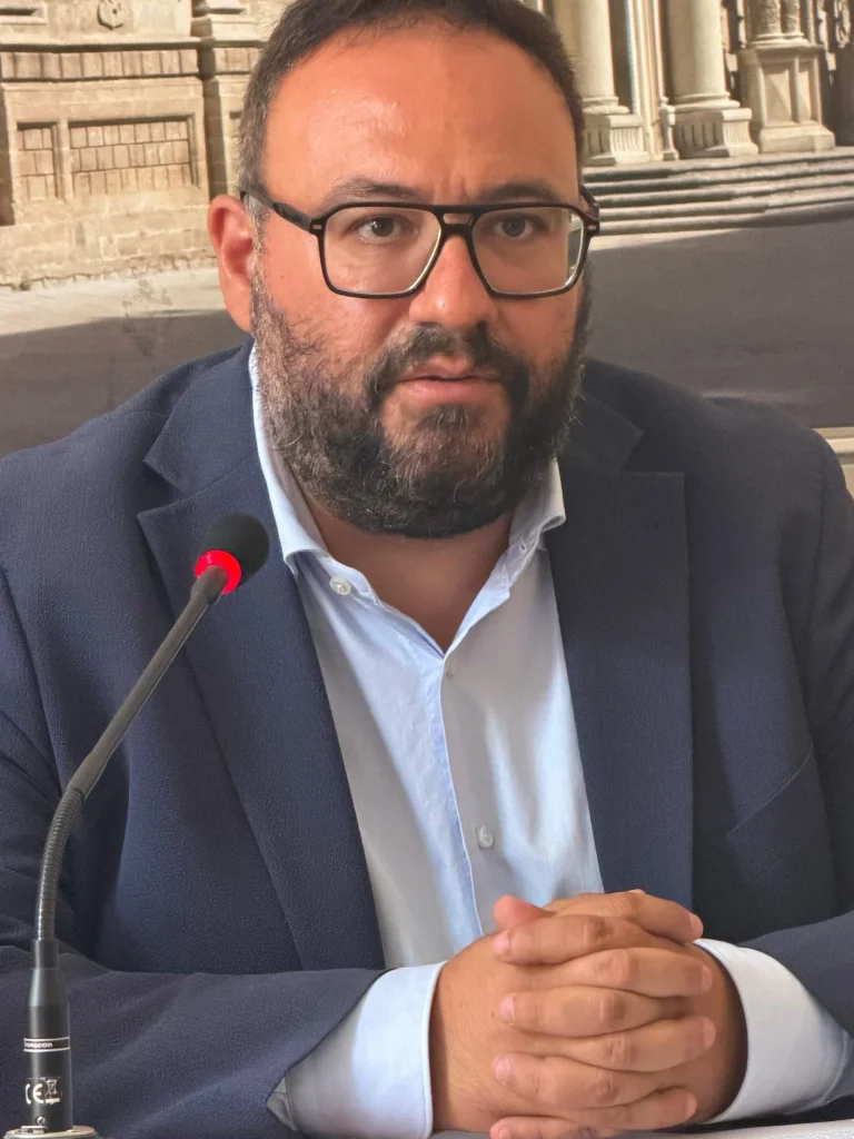 Dettaglio 2: Lecce, Tarantino: potenziare Aeroporto Salento con rete trasporti integrata